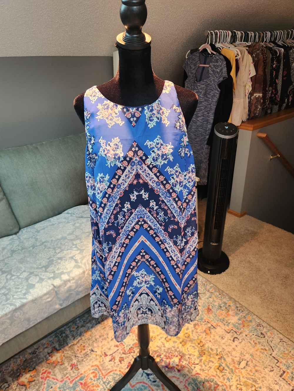 By & By Sleeveless Blue Floral Chevron Shift Dress Juniors Large